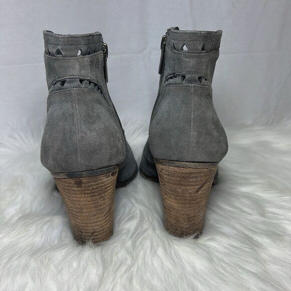 Vince Camuto Fritan Grey Nubuck Ankle Booties Sz 9 - Picture 4 of 8